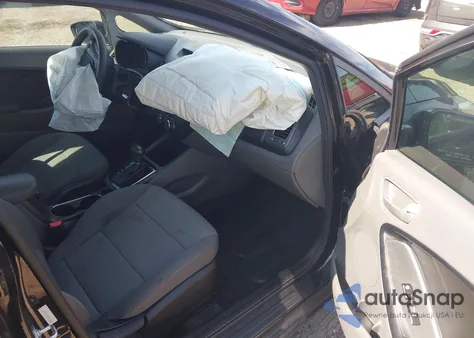 2017 Kia Forte Lx z USA, uszkodzony, nr VIN 3KPFK4A75HE133685